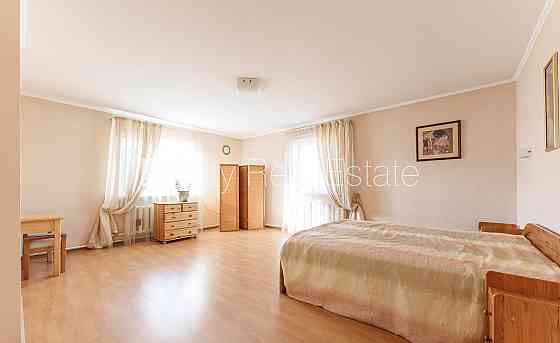 Частный дом, стены из керамзитных блоков, фасад с декоративной штукатуркой, на Rīga