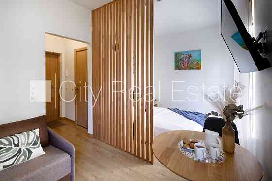 Новостройка, закрытый двор, студио, кухня объединена с комнатой, счетчики Rīga