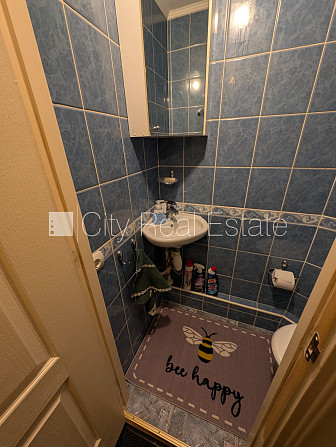 Fasādes māja, paneļu māja, labiekārtota apzaļumota teritorija, bezmaksas stāvvieta pagalmā, Rīga - foto 7