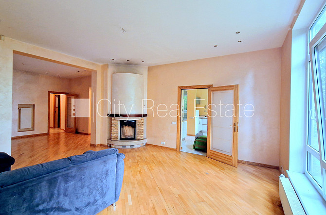 Privātmāja, renovēta māja, labiekārtota apzaļumota teritorija, teritorijas iebrauktuves Jūrmala - foto 7