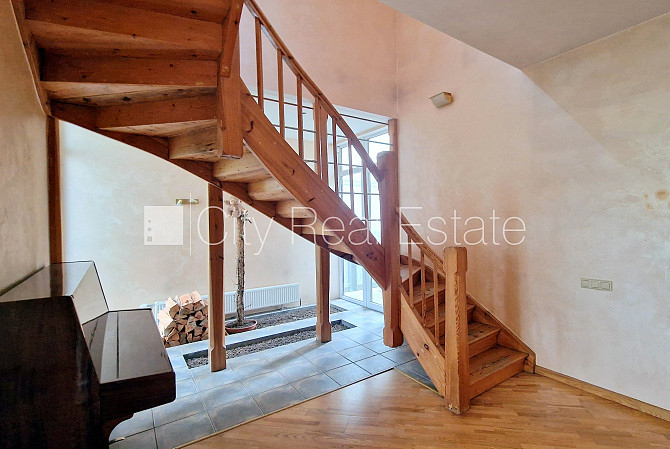 Privātmāja, renovēta māja, labiekārtota apzaļumota teritorija, teritorijas iebrauktuves Jūrmala - foto 12