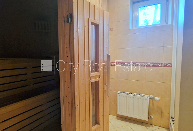 Privātmāja, renovēta māja, labiekārtota apzaļumota teritorija, teritorijas iebrauktuves Jūrmala - foto 18