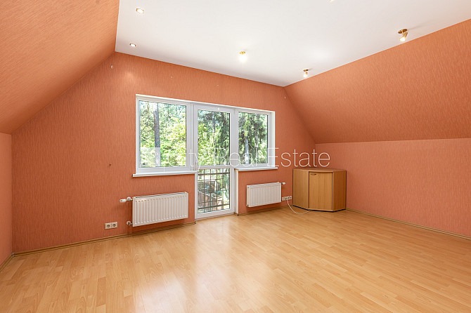 Privātmāja, renovēta māja, labiekārtota apzaļumota teritorija, teritorijas iebrauktuves Jūrmala - foto 13