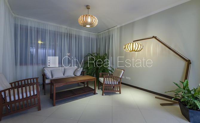 Zeme īpašumā, renovēta māja, mainīts Jumta segums, ķieģeļu mūra sienas, fasāde ar Rīga - foto 6