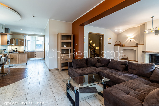 Благоустроенная озеленённая территория, закрытая территория, гараж на одну Юрмала - изображение 5