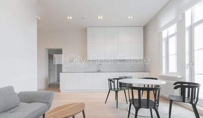 Renovēta māja, vieta automašīnai, ir lifts, balkons, guļamistabu skaits 2 gab., istabas Rīga - foto 4