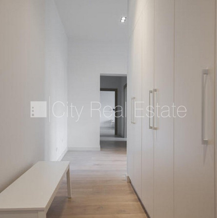 Renovēta māja, vieta automašīnai, ir lifts, balkons, guļamistabu skaits 2 gab., istabas Rīga - foto 7