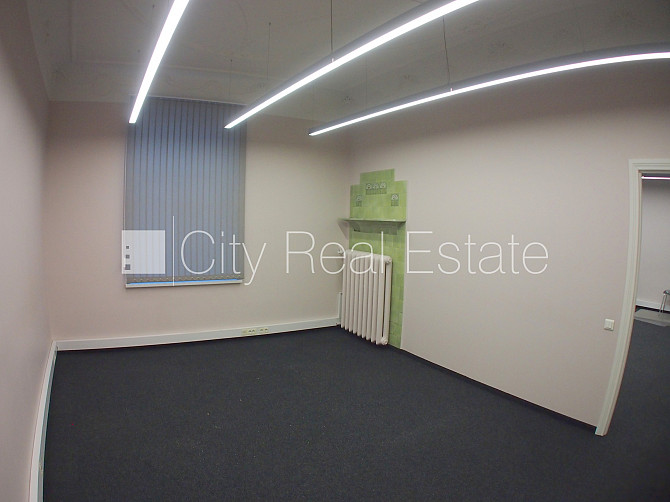 Fasādes māja, slēgts pagalms, objektu apsargā fiziskā apsardze, ieeja no ielas, kāpņu telpa Rīga - foto 5