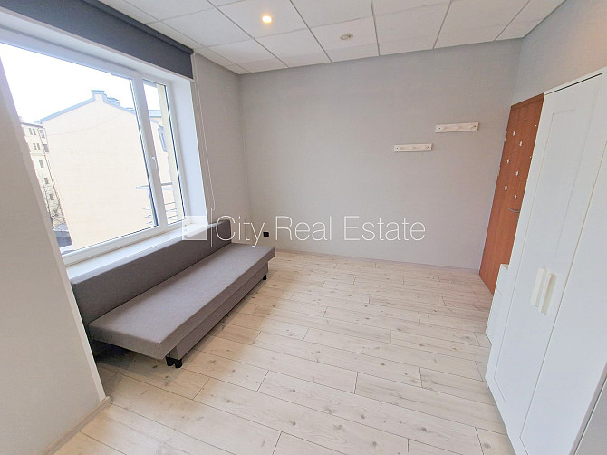 Фасадный дом, реновированный дом, вход с улицы, лифт, лестничная клетка после Рига - изображение 19