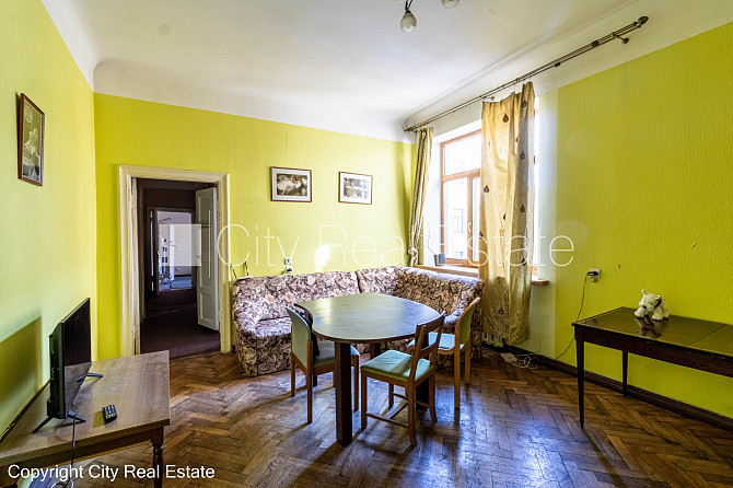 Fasādes māja, renovēta māja, labiekārtots apzaļumots pagalms, slēgts pagalms, ieeja no Rīga - foto 3