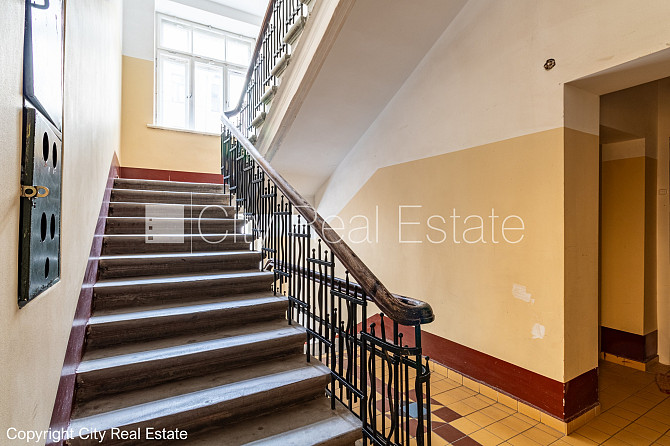 Pagalma ēka, renovēta māja, slēgts pagalms, ieeja no pagalma, ir lifts, kāpņu telpa pēc Rīga - foto 17