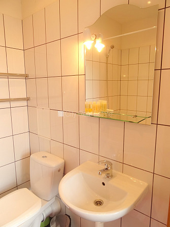 Pagalma māja, renovēta māja, labiekārtota apzaļumota teritorija, vieta automašīnai, ieeja no Rīga - foto 17