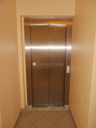 Pagalma māja, renovēta māja, labiekārtota apzaļumota teritorija, vieta automašīnai, ieeja no Rīga - foto 19