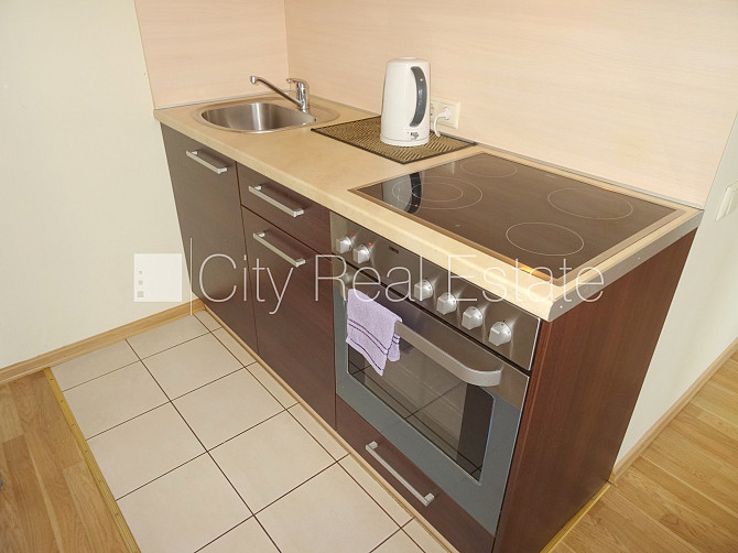 Pagalma māja, renovēta māja, labiekārtota apzaļumota teritorija, vieta automašīnai, ieeja no Rīga - foto 11