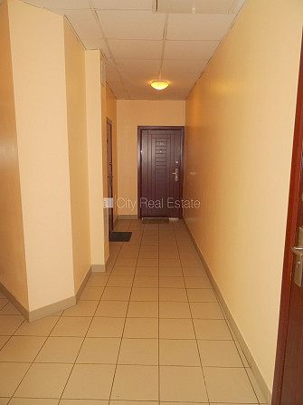 Pagalma māja, renovēta māja, labiekārtota apzaļumota teritorija, vieta automašīnai, ieeja no Rīga - foto 18