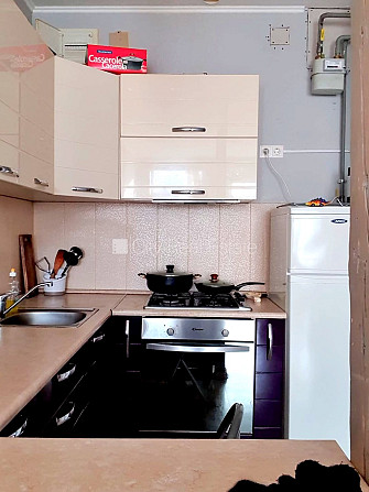 Fasādes māja, fasāde ar koka apdari, vieta automašīnai, ieeja no pagalma, logi vērsti mājas Rīga - foto 8