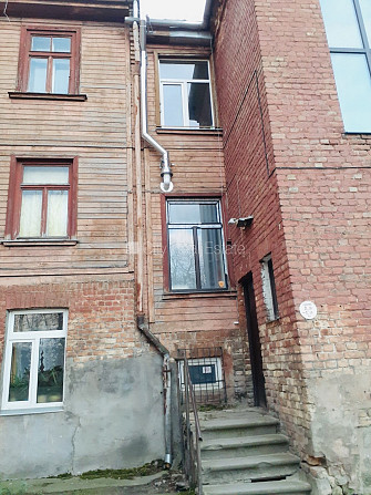 Fasādes māja, fasāde ar koka apdari, vieta automašīnai, ieeja no pagalma, logi vērsti mājas Rīga - foto 16