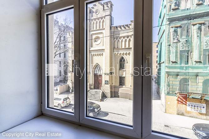Fasādes māja, renovēta māja, labiekārtota apzaļumota teritorija, slēgta teritorija, ieeja no Rīga - foto 3