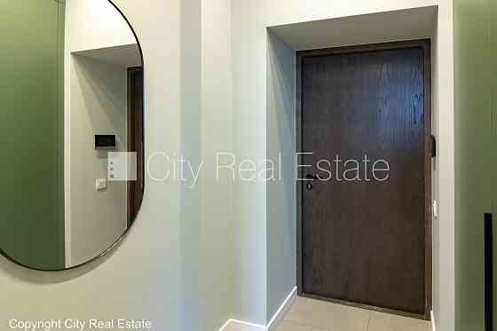 Реновированный дом, благоустроенная озеленённая территория, подъездная дорога Рига