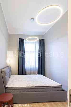 Реновированный дом, благоустроенная озеленённая территория, подъездная дорога Рига