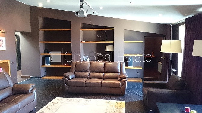 Мансарда, лифт, французский балкон, окна выходят во двор, одна изолированная Рига - изображение 1