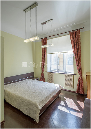 Фасадный дом, закрытый двор, вход с улицы, лестничная клетка после косметического Рига - изображение 8