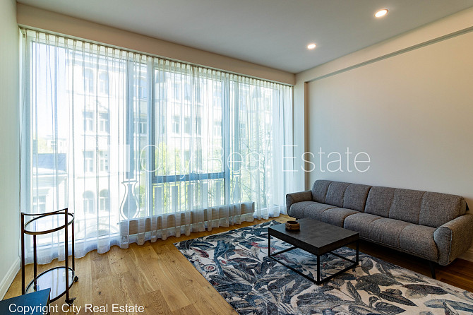 Jaunceltne, fasādes māja, ieeja no pagalma, ir lifts, kāpņu telpa pēc kapitālā remonta, Rīga - foto 13