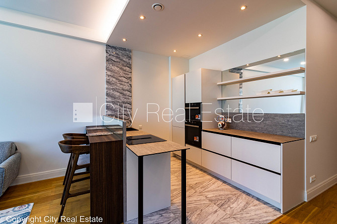 Jaunceltne, fasādes māja, ieeja no pagalma, ir lifts, kāpņu telpa pēc kapitālā remonta, Rīga - foto 15