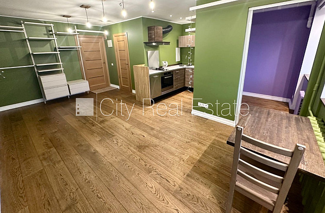 Дом во дворе, благоустроенная озеленённая территория, место для машины, лифт, Рига - изображение 3