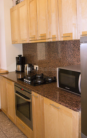 Дом во дворе, реновированный дом, закрытый двор, во дворе детская игровая Рига - изображение 18