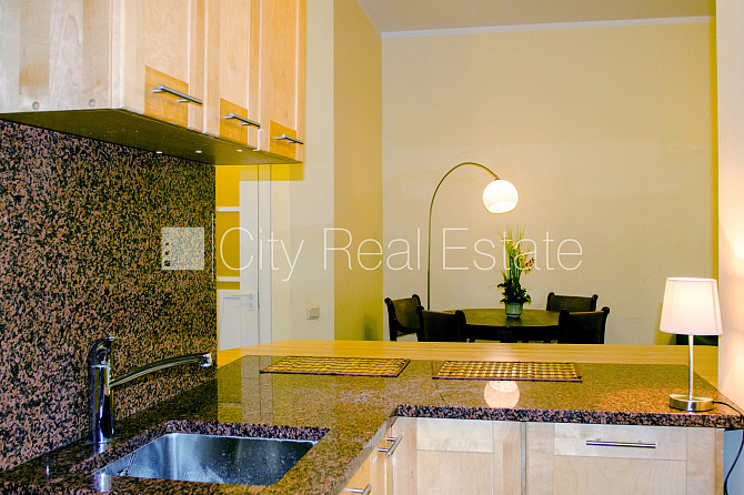 Дом во дворе, реновированный дом, закрытый двор, во дворе детская игровая Рига - изображение 19