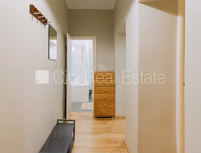 Дом во дворе, реновированный дом, благоустроенный озеленённый двор, закрытый Рига - изображение 17