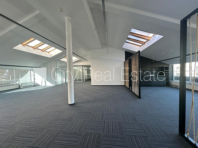 Благоустроенный озеленённый двор, подземная стоянка, охраняемая территория, Рига - изображение 12