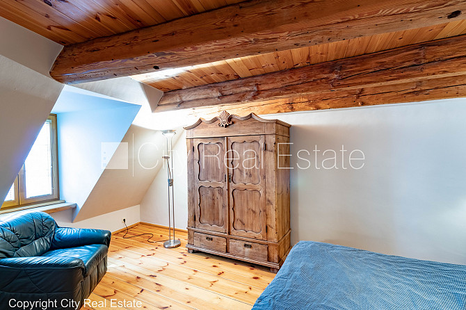 Фасадный дом, реновированный дом, подъездная дорога покрыта брущаткoй, вход с Рига - изображение 12