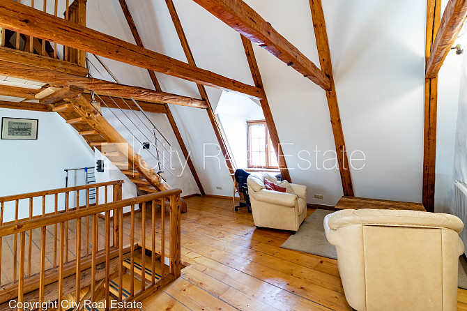 Фасадный дом, реновированный дом, подъездная дорога покрыта брущаткoй, вход с Рига - изображение 19