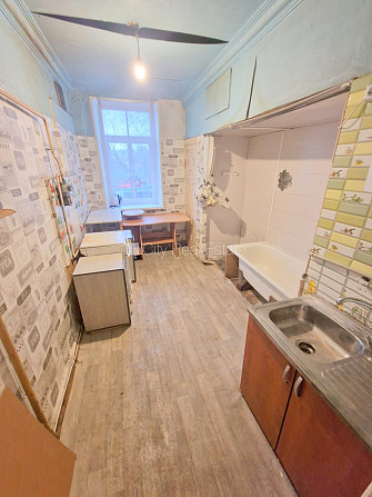 Дом во дворе, закрытый двор, вход с улицы, лестничная клетка после косметического Рига - изображение 13