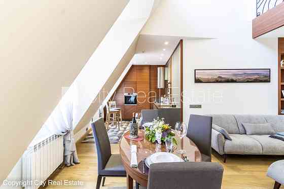 Дом во дворе, реновированный дом, количество квартир в здании 11 шт., закрытый двор, Рига