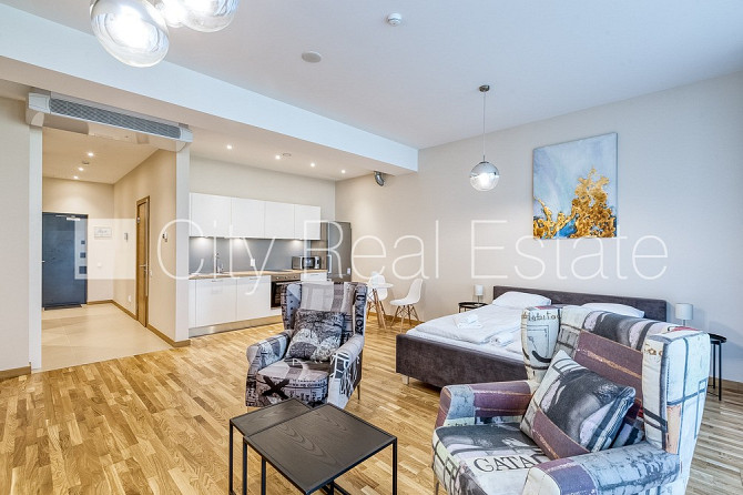 Новостройка, фасадный дом, зеленая территория, территория обнесена забором, Юрмала - изображение 1