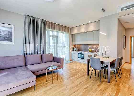 Новостройка, фасадный дом, благоустроенная озеленённая территория, место для Юрмала