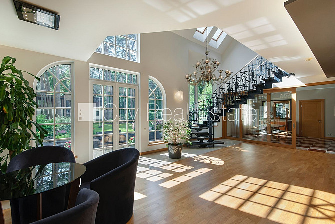 Частный дом, благоустроенная озеленённая территория, подъездная дорога покрыта Рига - изображение 4