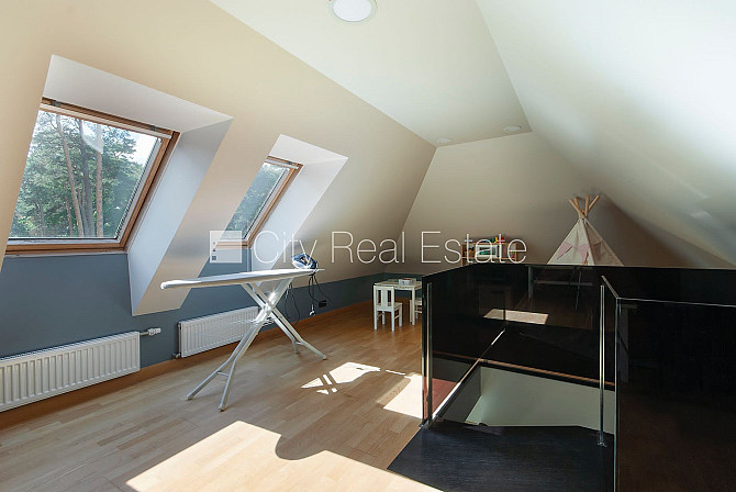 Частный дом, благоустроенная озеленённая территория, подъездная дорога покрыта Рига - изображение 10