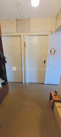 Здание во дворе, благоустроенная озеленённая территория, подъездная дорога Рига - изображение 5