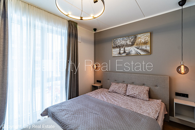 Фасадный дом, реновированный дом, территория обнесена забором, вход с улицы, лифт, Рига - изображение 6