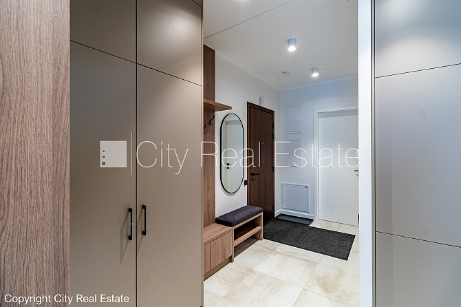 Фасадный дом, реновированный дом, территория обнесена забором, вход с улицы, лифт, Рига - изображение 10