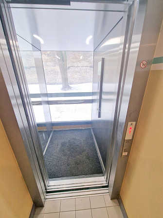 Фасадный дом, реновированный дом, закрытый двор, вход с улицы, лифт, лестничная Рига - изображение 14