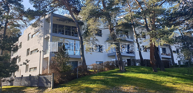 Благоустроенный озеленённый двор, подземная стоянка, во дворе детская игровая Юрмала - изображение 19