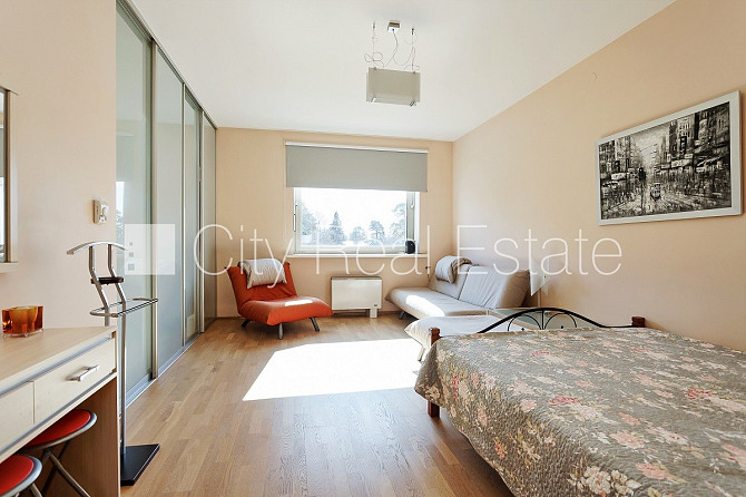 Благоустроенный озеленённый двор, подземная стоянка, во дворе детская игровая Юрмала - изображение 8