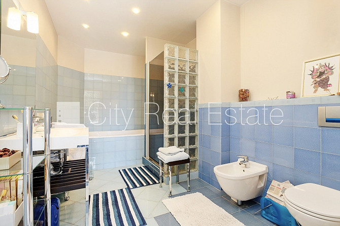 Благоустроенный озеленённый двор, подземная стоянка, во дворе детская игровая Юрмала - изображение 10