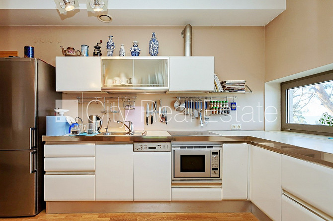 Благоустроенный озеленённый двор, подземная стоянка, во дворе детская игровая Юрмала - изображение 5