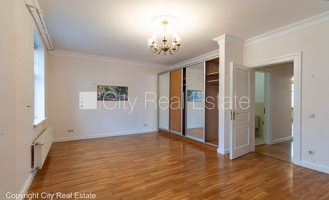 Fasādes māja, renovēta māja, vieta automašīnai, apsargāta autostāvvieta, apsargāts Rīga - foto 10